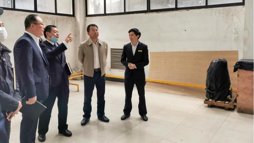 集团党委书记、董事长任丁会见川酒集团董事长曹勇一行