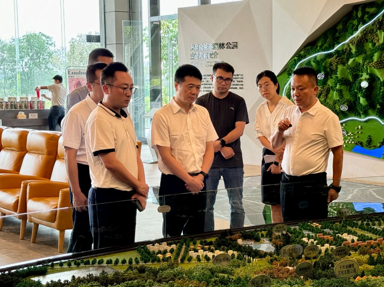 省尊龙凯时集团党委书记、董事长游勇带队赴聚峰谷项目开展汛期安全生产检查并调研生产经营情况